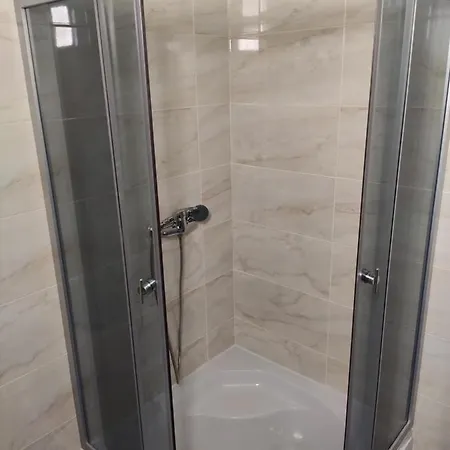 чан-садиба гуцульська пісня ロッジ *