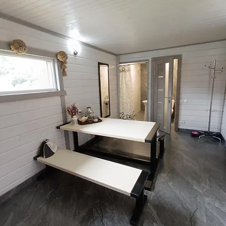 чан-садиба гуцульська пісня ロッジ